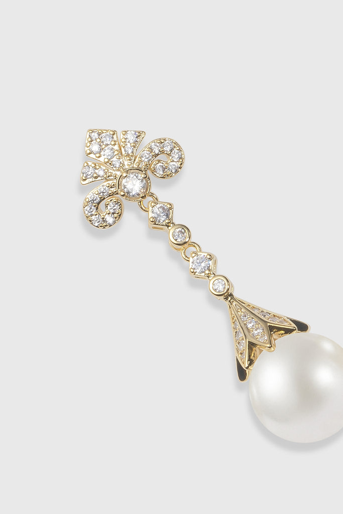 Elegant Hollow Floral Pearl Earrings - Babeyond UK